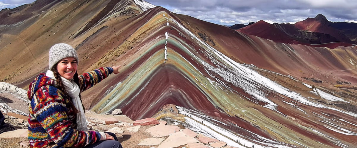 Vinicunca and two friends smiling